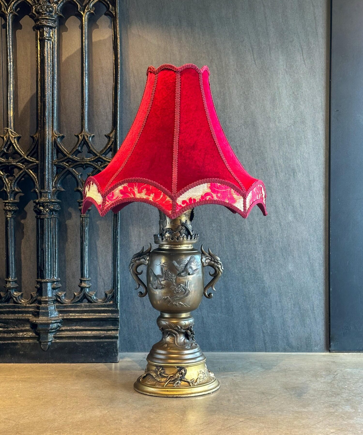 Kadife Başlıklı Bronz Lambader