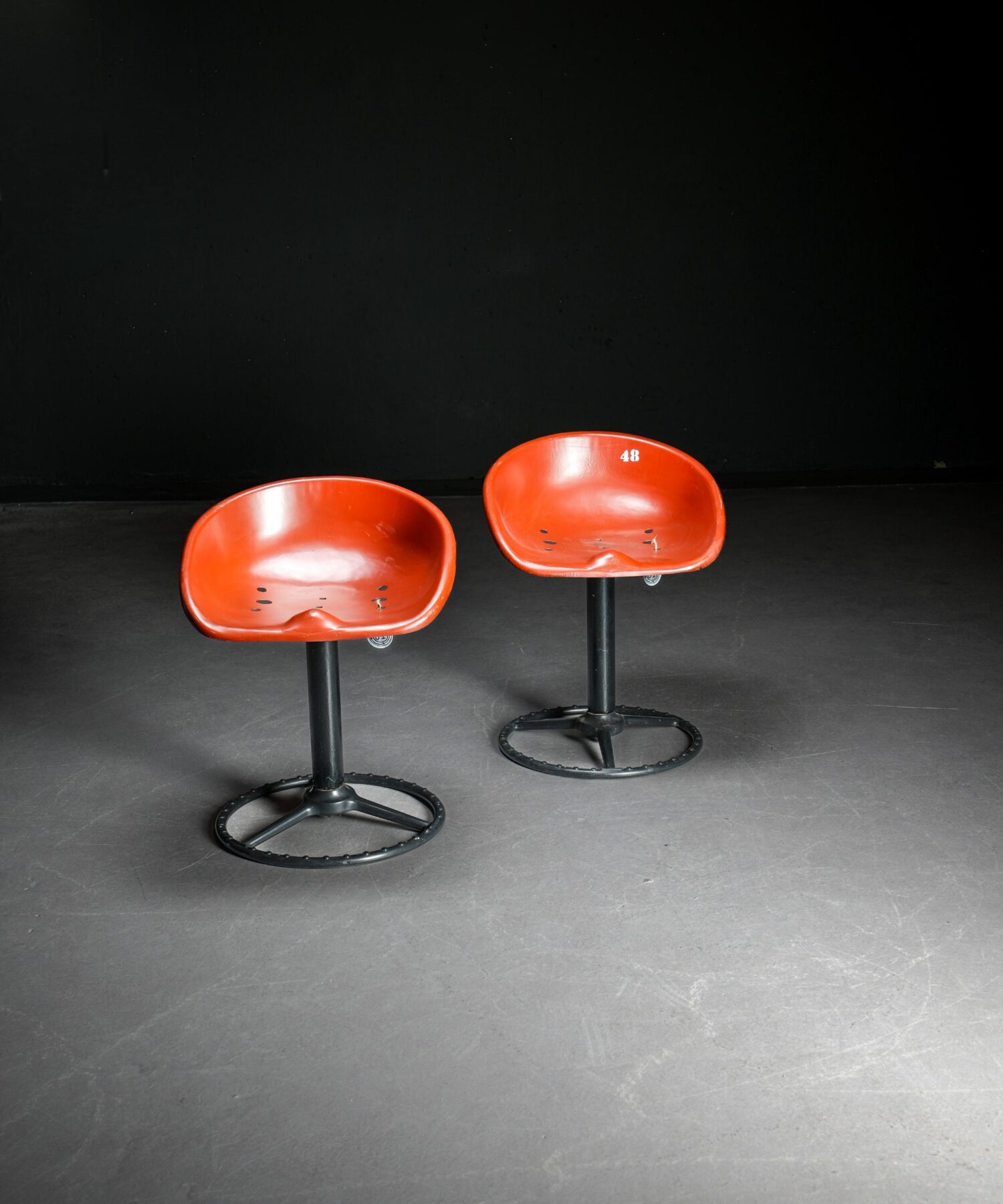 Traktör Oturağından Upcycle Tabureler - Çift