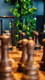 Büyük Ahşap Satranç Sehpası - Görsel 5