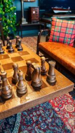 Büyük Ahşap Satranç Sehpası - Görsel 3