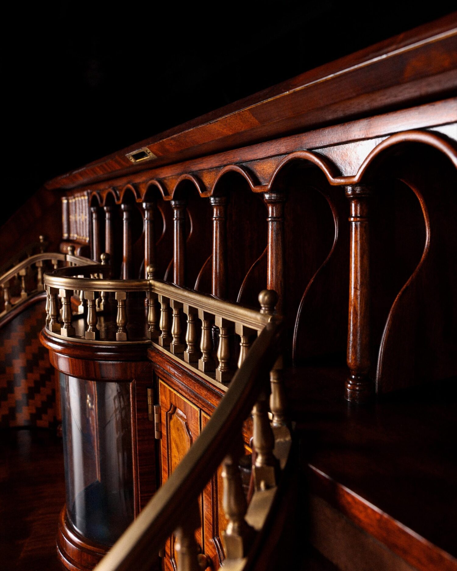 1000160650-scaled-1.jpg Theodore Alexander Althorp Çalışma Masası - Görsel 10