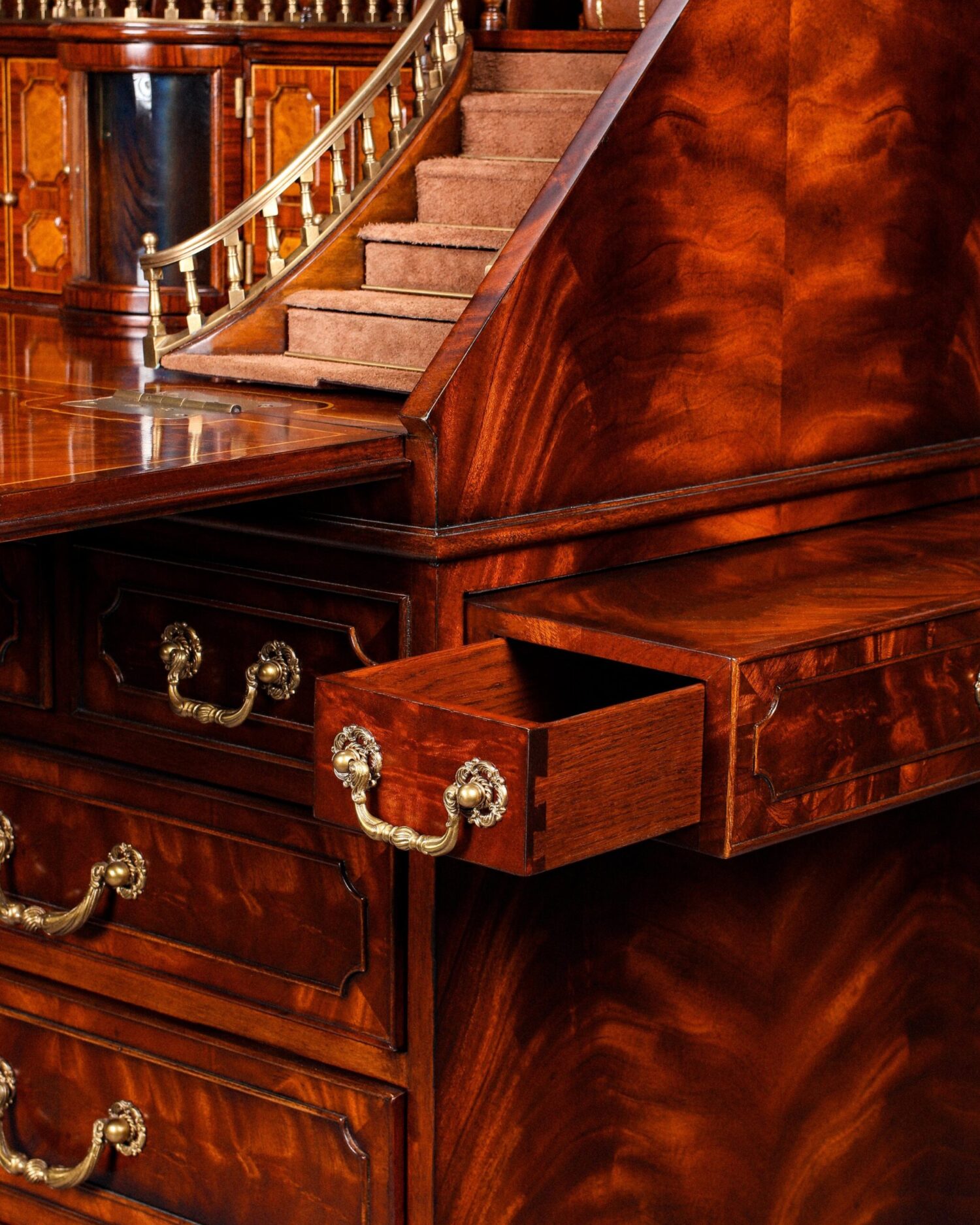 1000160666-scaled-1.jpg Theodore Alexander Althorp Çalışma Masası - Görsel 7