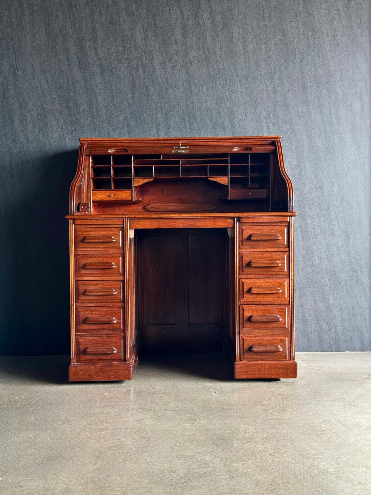 Storlu Çalışma Masası - Görsel 3