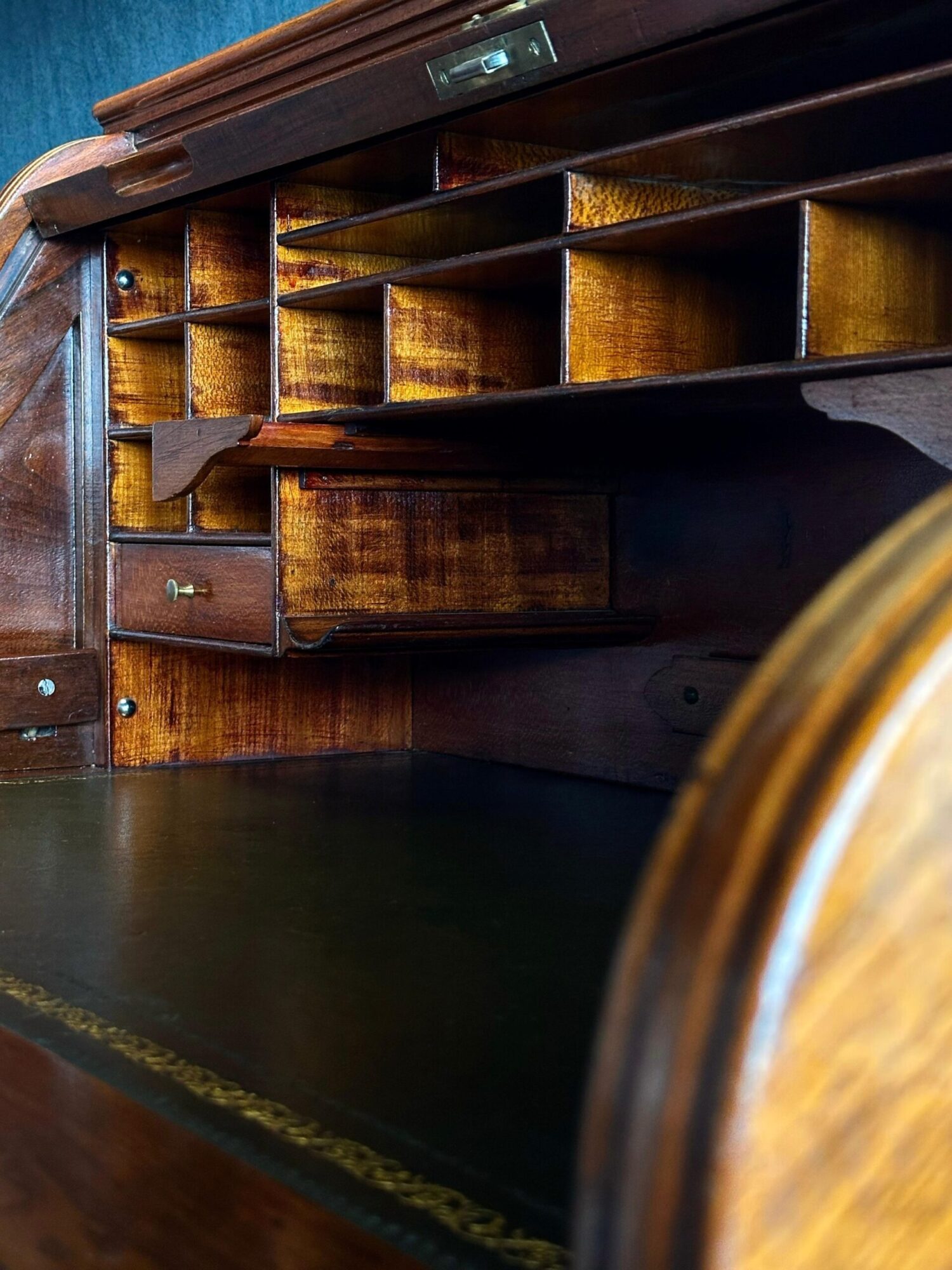 Storlu Çalışma Masası - Görsel 9