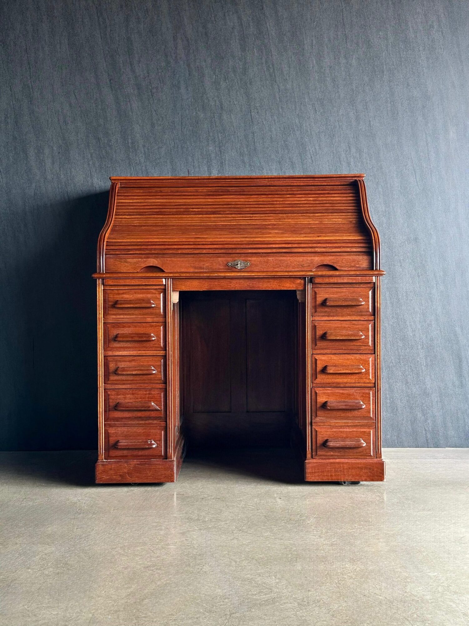 Storlu Çalışma Masası - Görsel 2