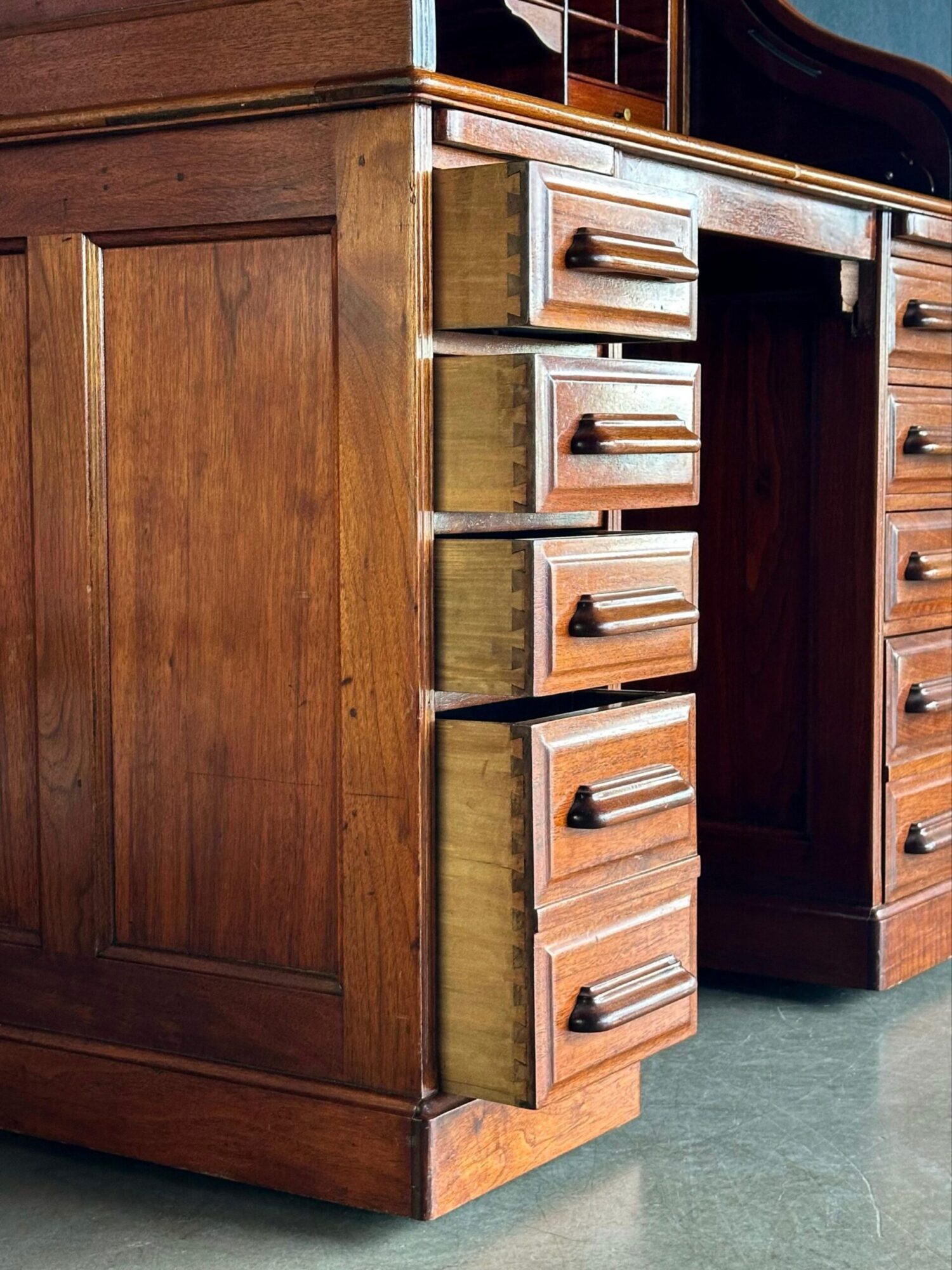 Storlu Çalışma Masası - Görsel 5