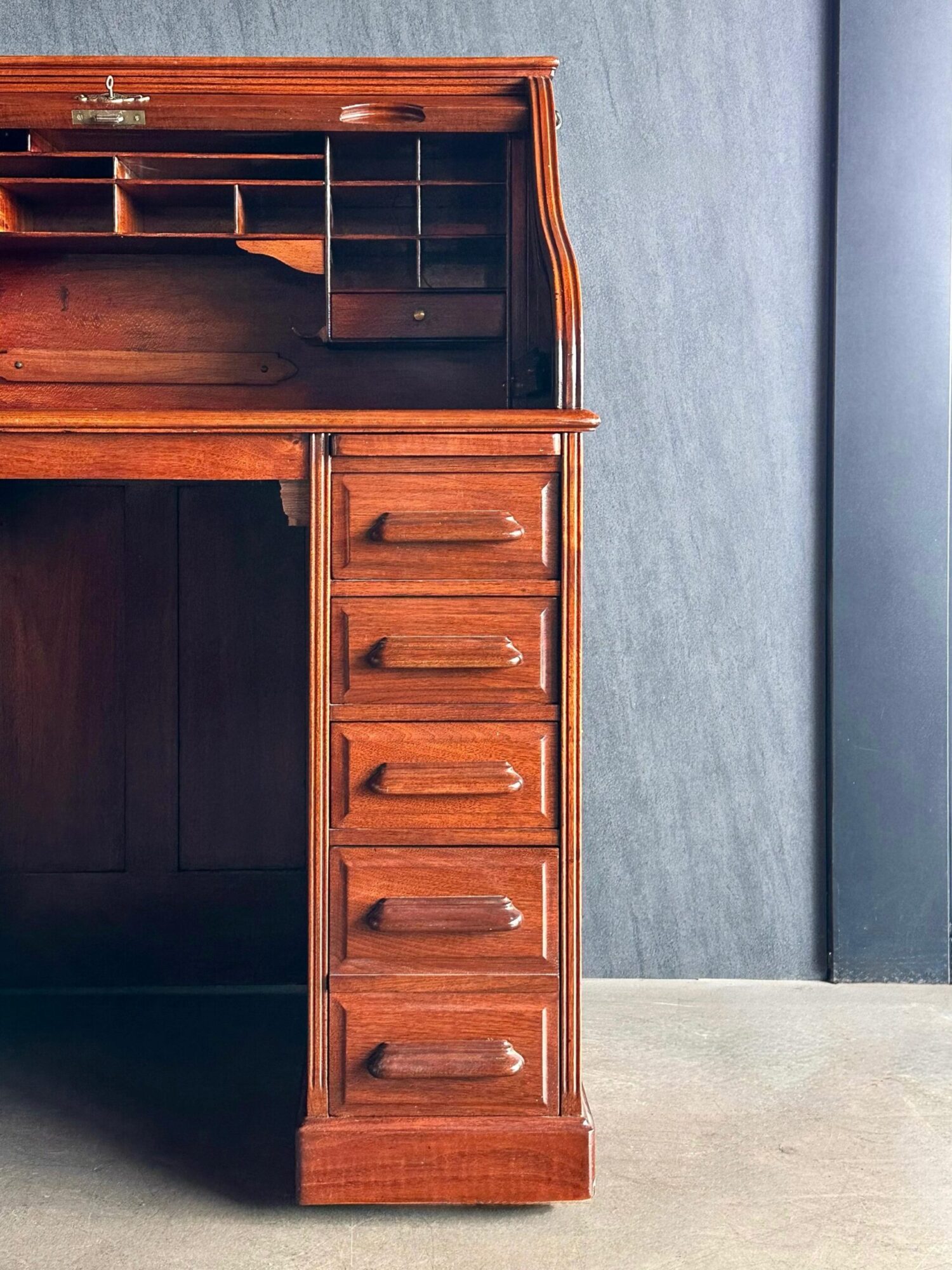 Storlu Çalışma Masası - Görsel 8