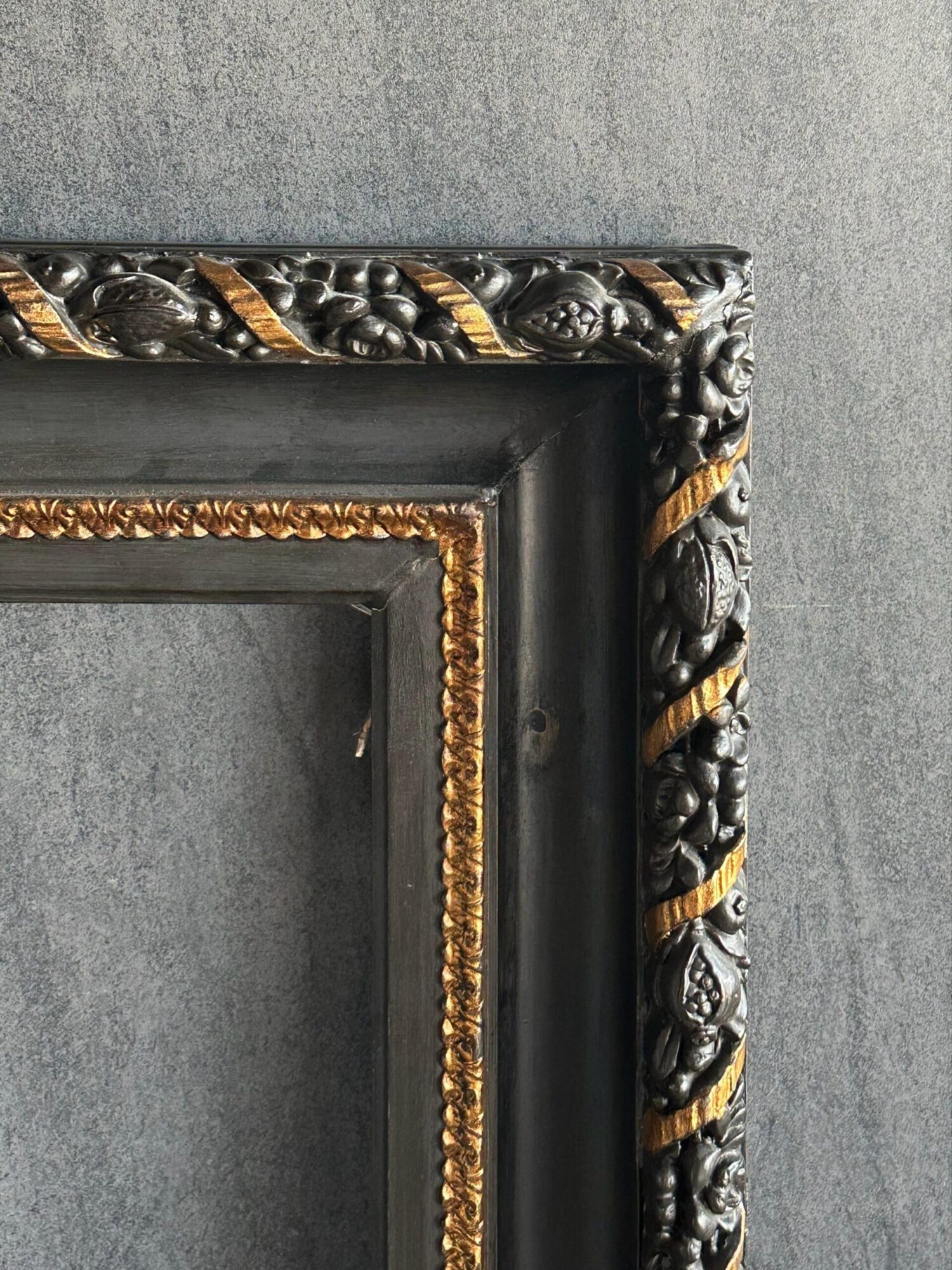 Altın Varaklı Büyük Antika Çerçeve - Görsel 3