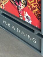 George IV Bar Tabelası - Görsel 2