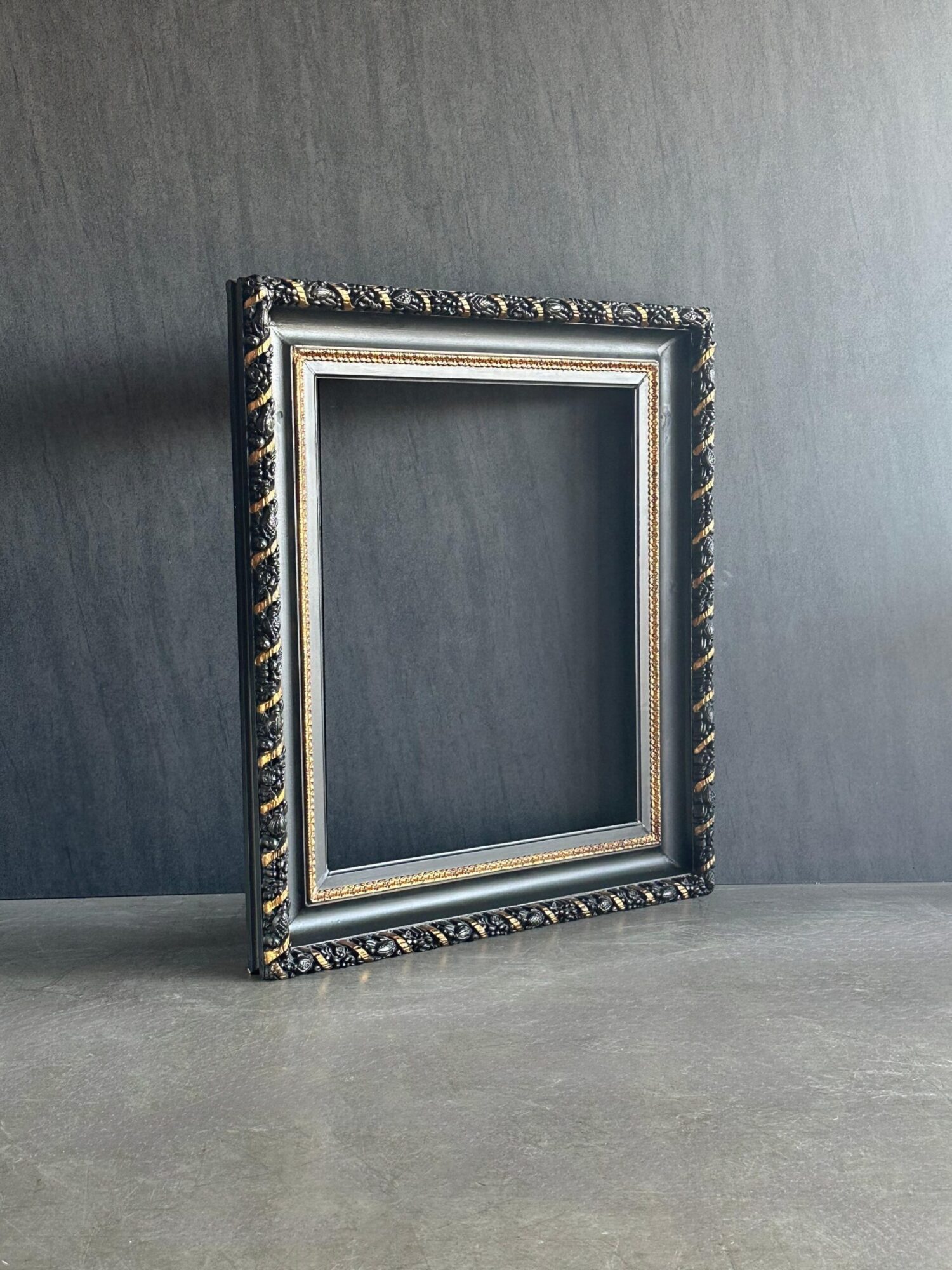 Altın Varaklı Büyük Antika Çerçeve - Görsel 1