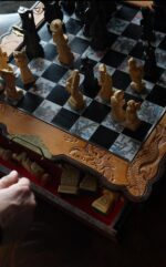 Uzak Doğu Temalı El Oyması Satranç Takımı - Görsel 4