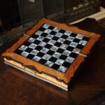 Uzak Doğu Temalı El Oyması Satranç Takımı