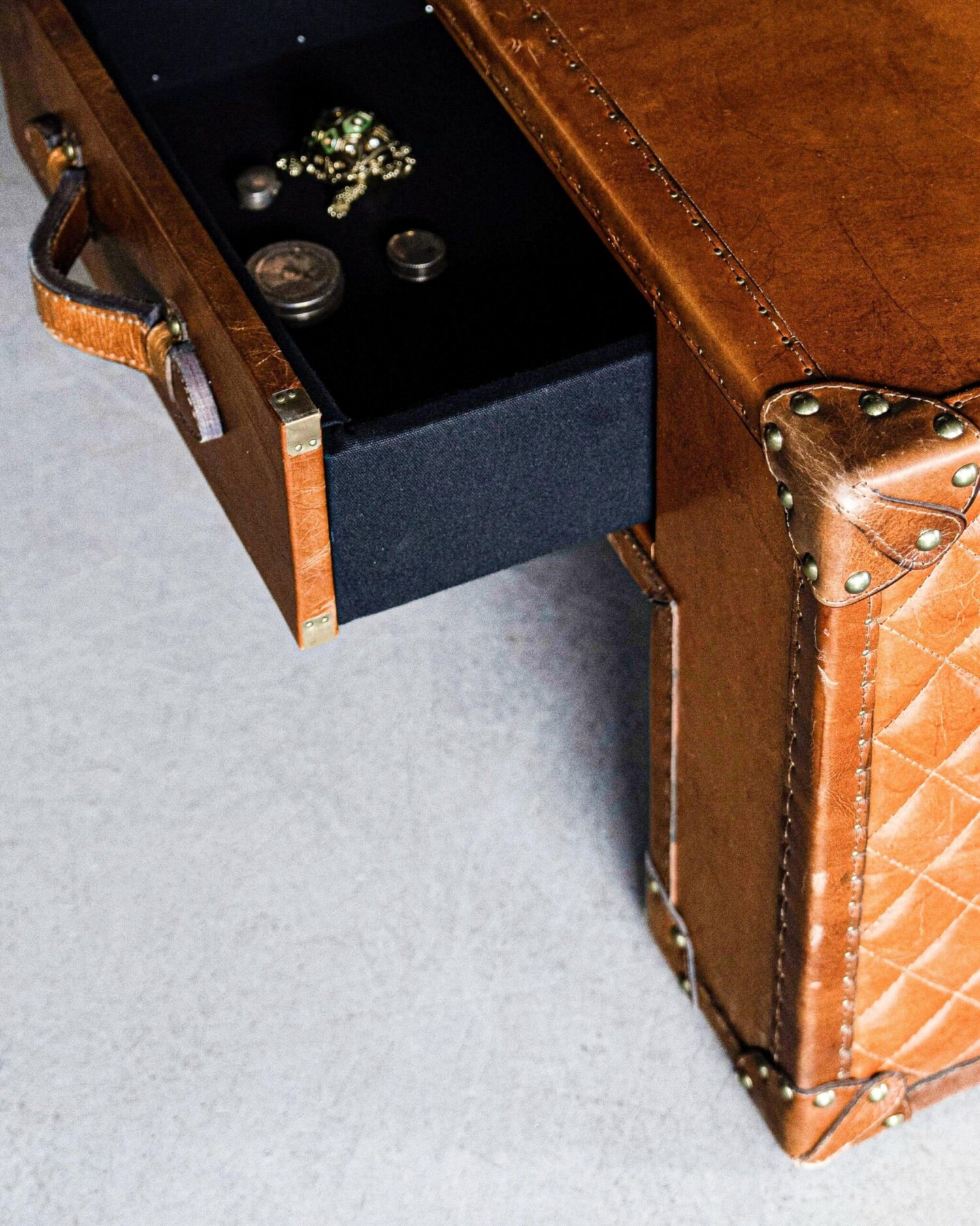 Timothy Oulton Deri Orta Sehpa - Görsel 3