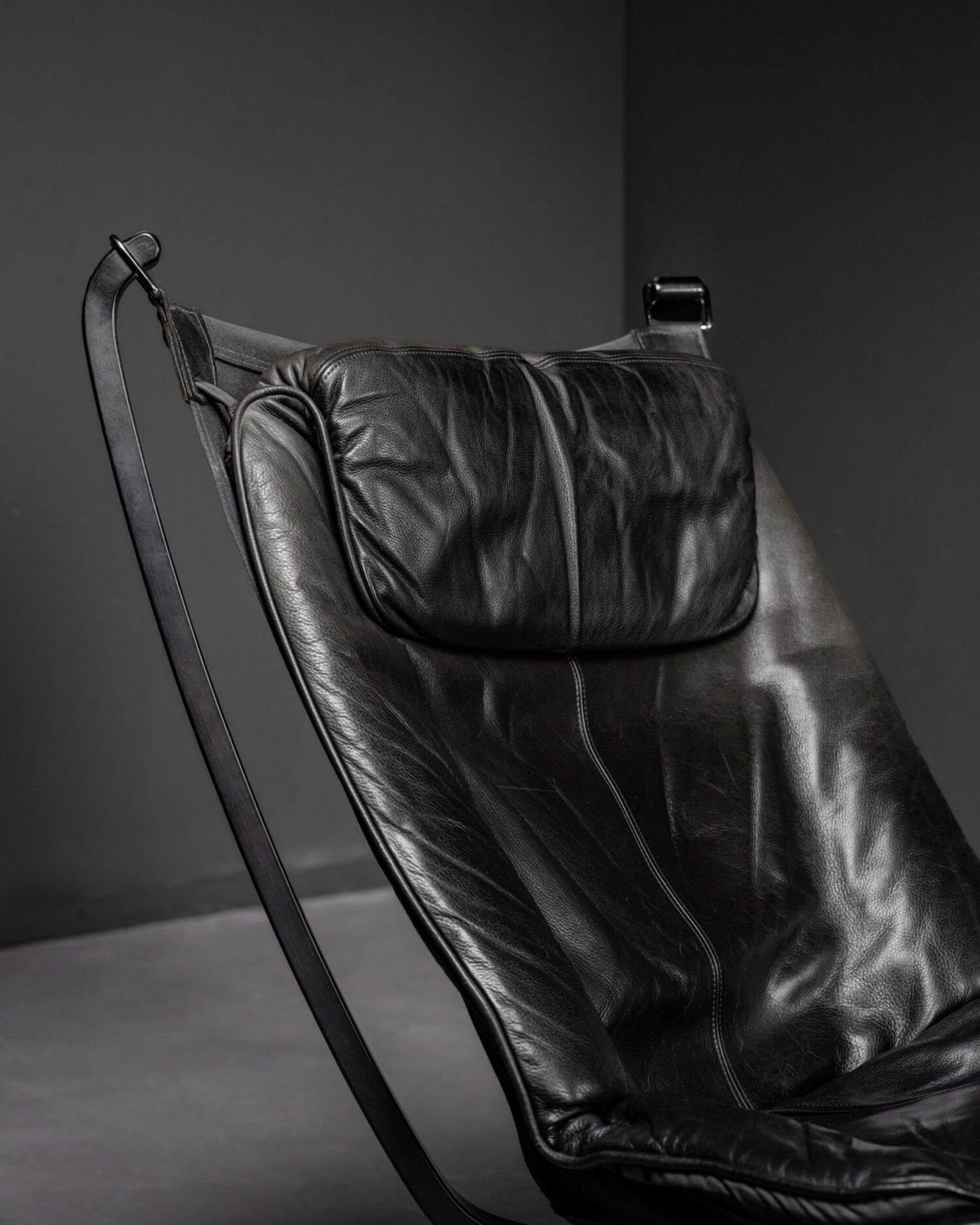 1000175703-scaled-1.jpg Falcon Chair - Görsel 4