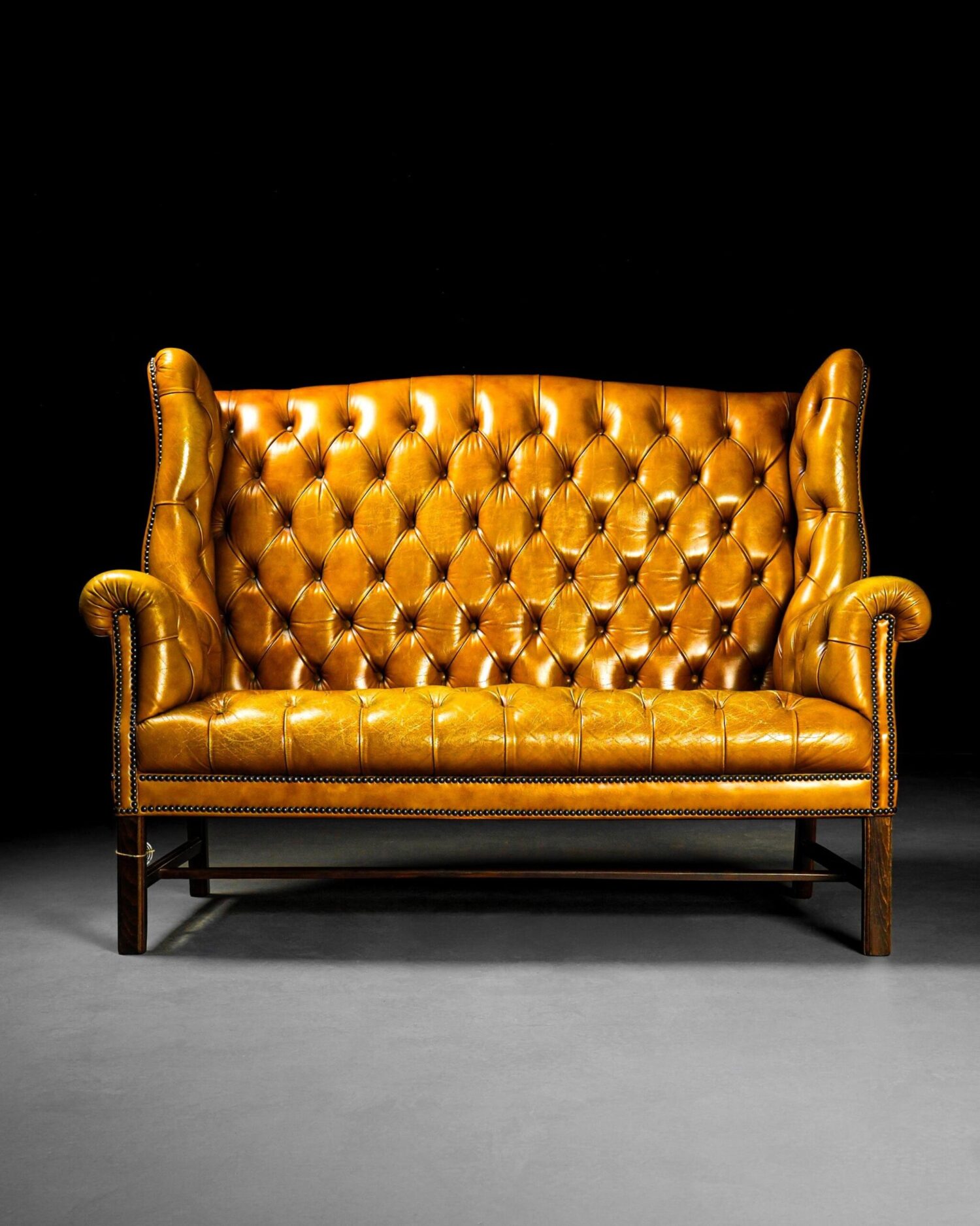Hardal Rengi Chesterfield Kanepe - Görsel 2