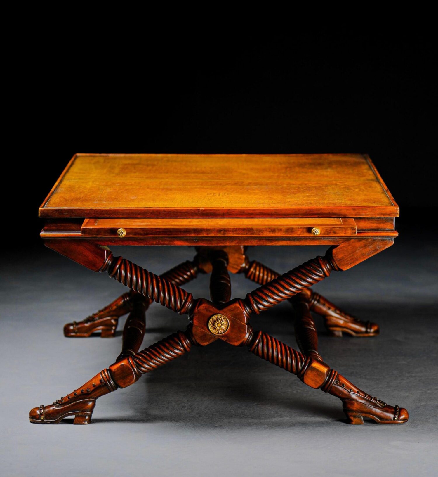 1000178232-3-scaled-1.jpg Theodore Alexander Çapraz Ayaklı Sehpa - Görsel 1