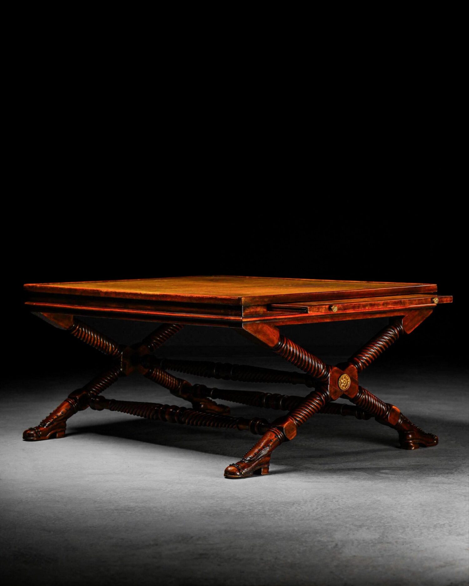 Theodore Alexander Çapraz Ayaklı Sehpa - Görsel 2