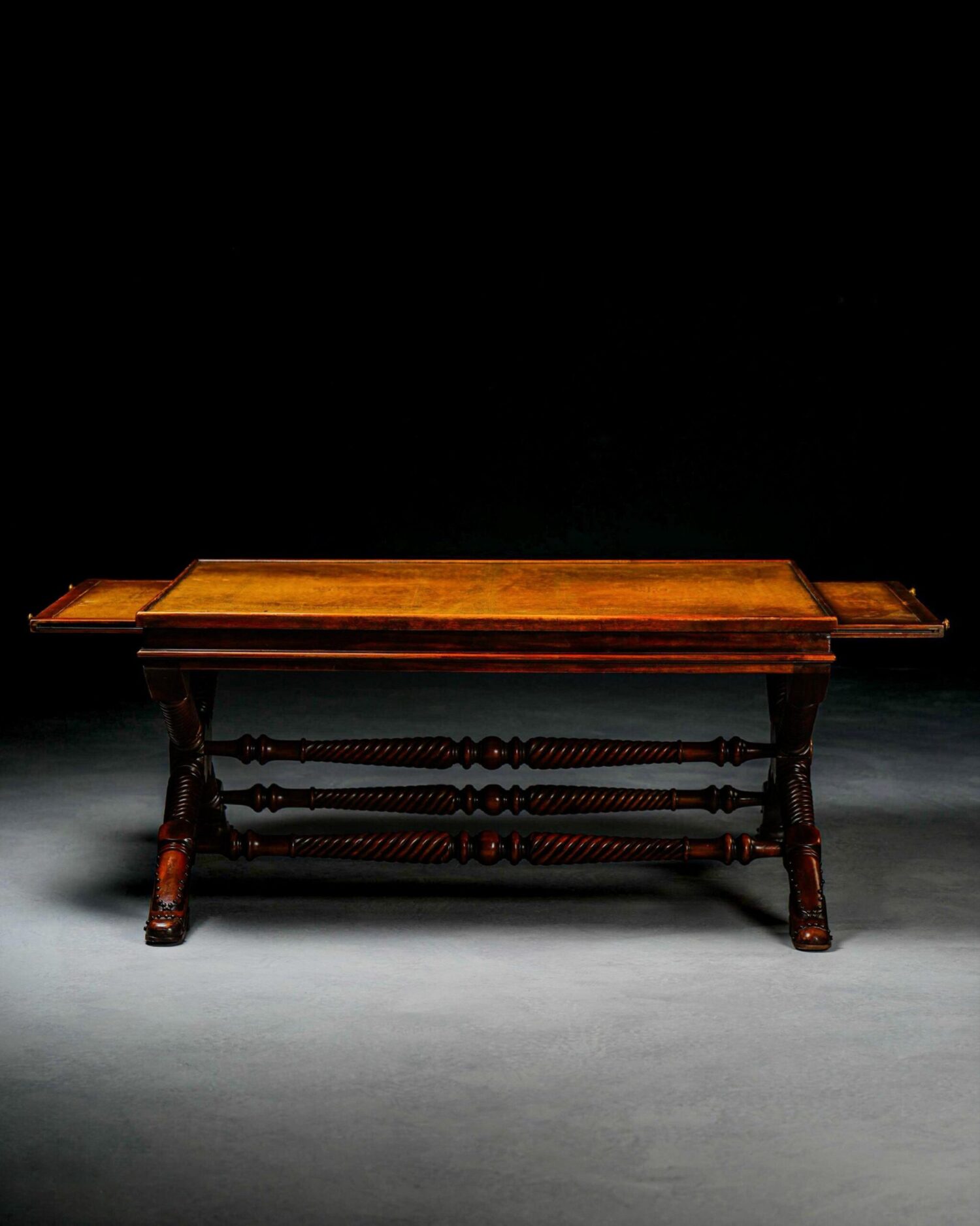 Theodore Alexander Çapraz Ayaklı Sehpa - Görsel 3