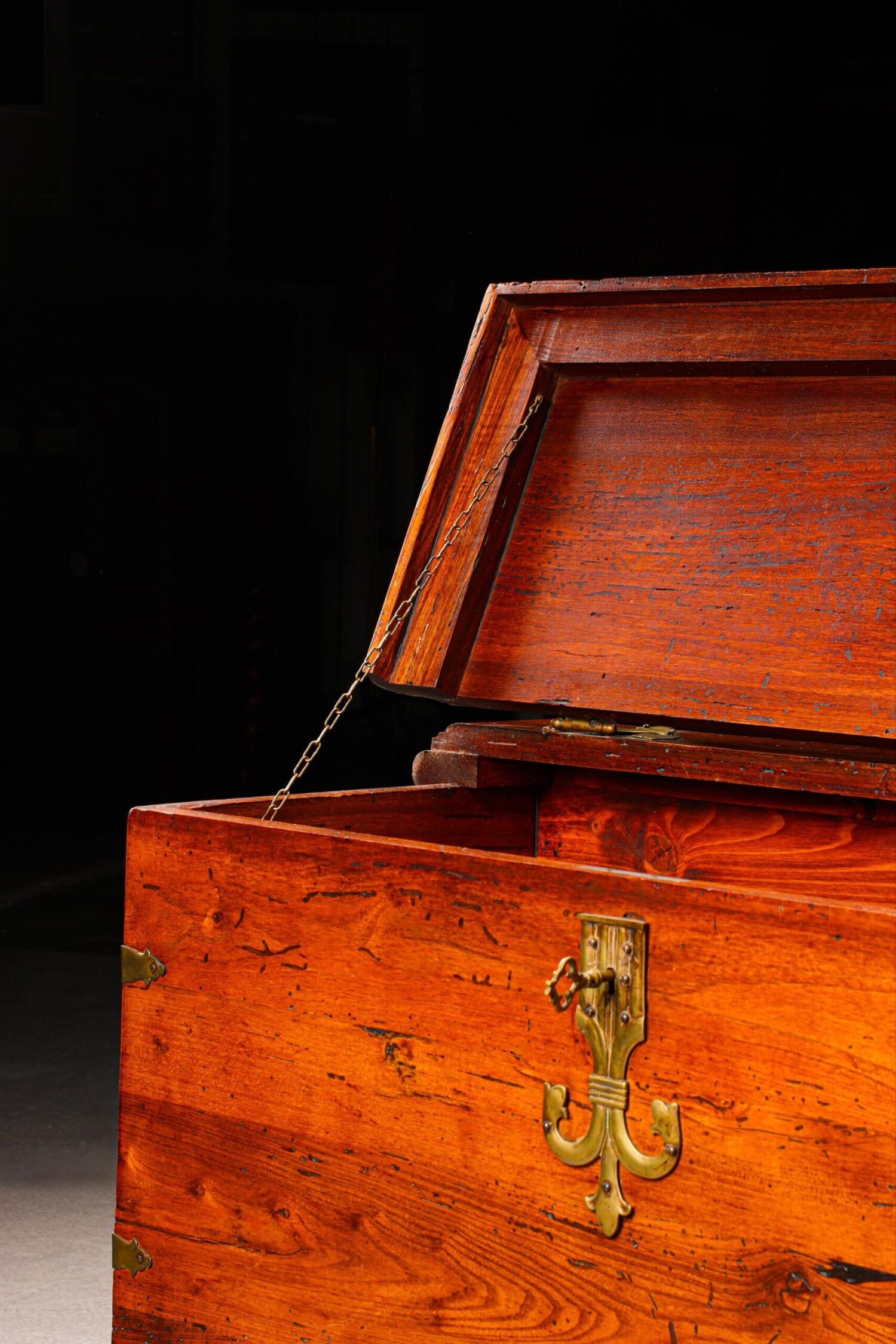 Pirinç Menteşeli Ahşap Sandık - Görsel 5