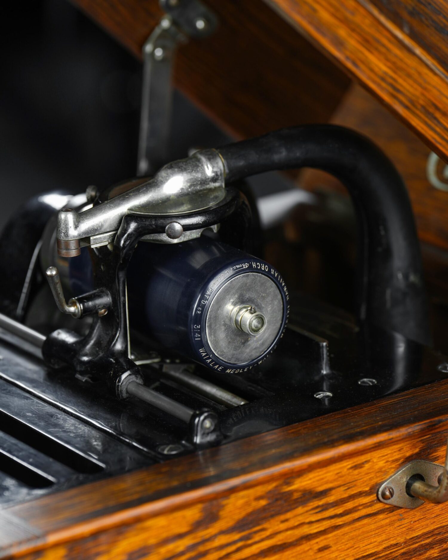 1000183217-scaled-1.jpg EDISON AMBEROLA 30 FONOGRAF - Görsel 10