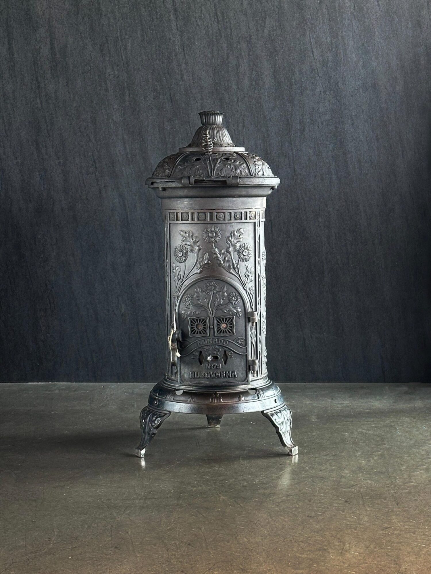 Antika Döküm Demir Soba - Görsel 1