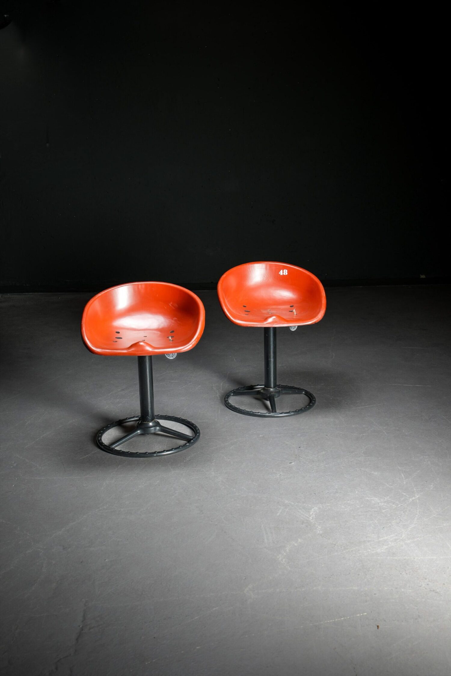 Traktör Oturağından Upcycle Tabureler - Çift - Görsel 1