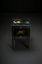 El Boyaması Siyah Çin Sehpa