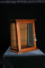 Camlı Teşhir Dolabı