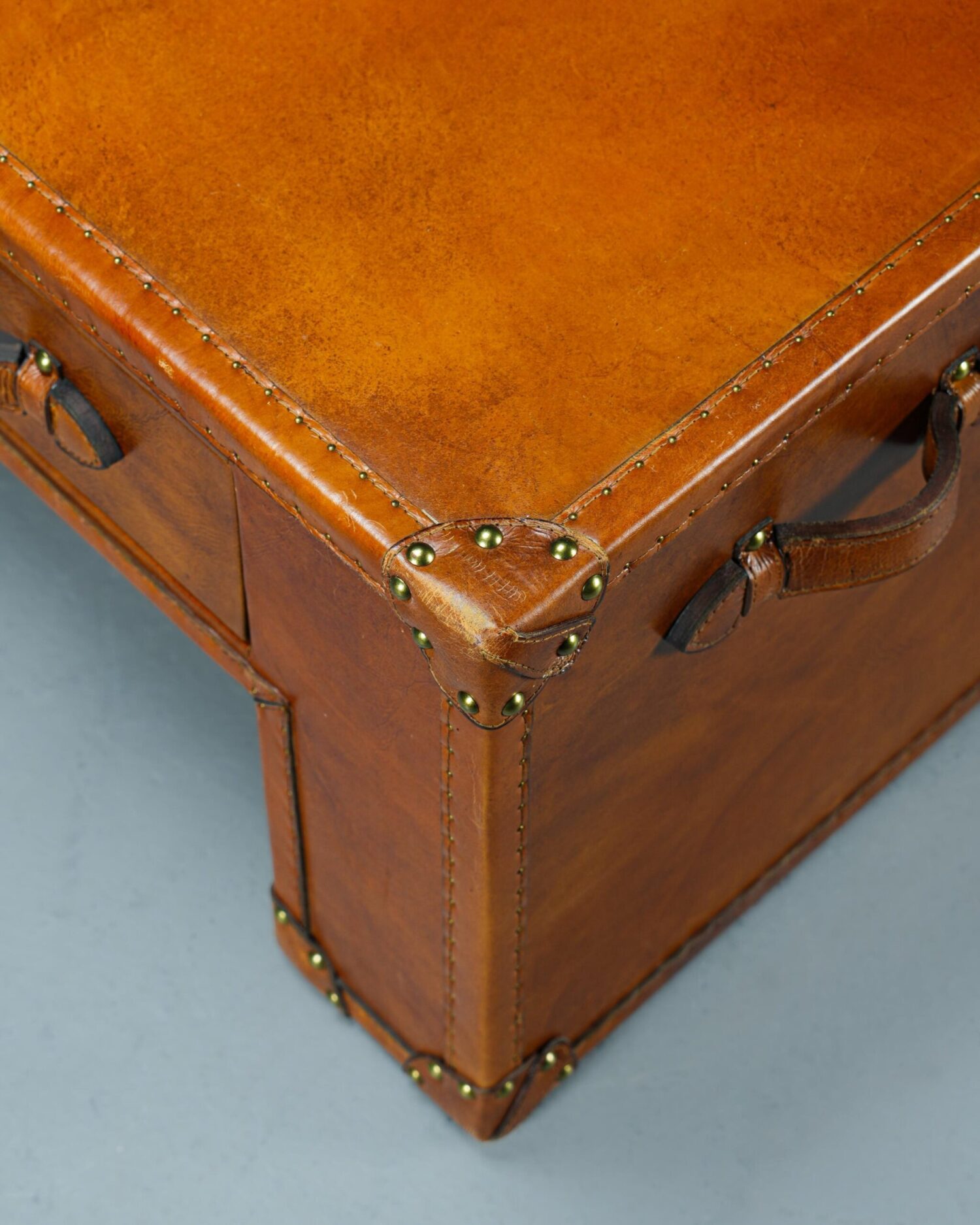 Timothy Oulton Deri Sehpa - Görsel 3