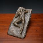 Yerde Yatan Adam Bronz Heykel