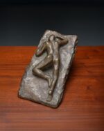 Yerde Yatan Adam Bronz Heykel