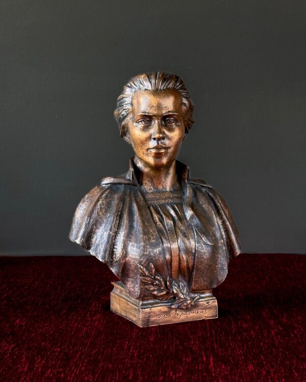 Bronz Heykel Büst "Lesya Ukrainka" - Kod 4029