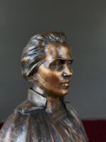 Bronz Heykel Büst “Lesya Ukrainka” - Görsel 2