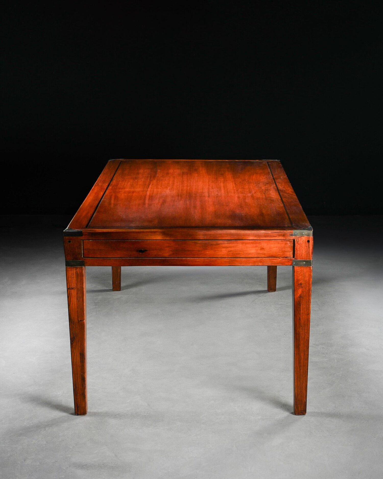 Campaign Stili Büyük Masa - Görsel 3