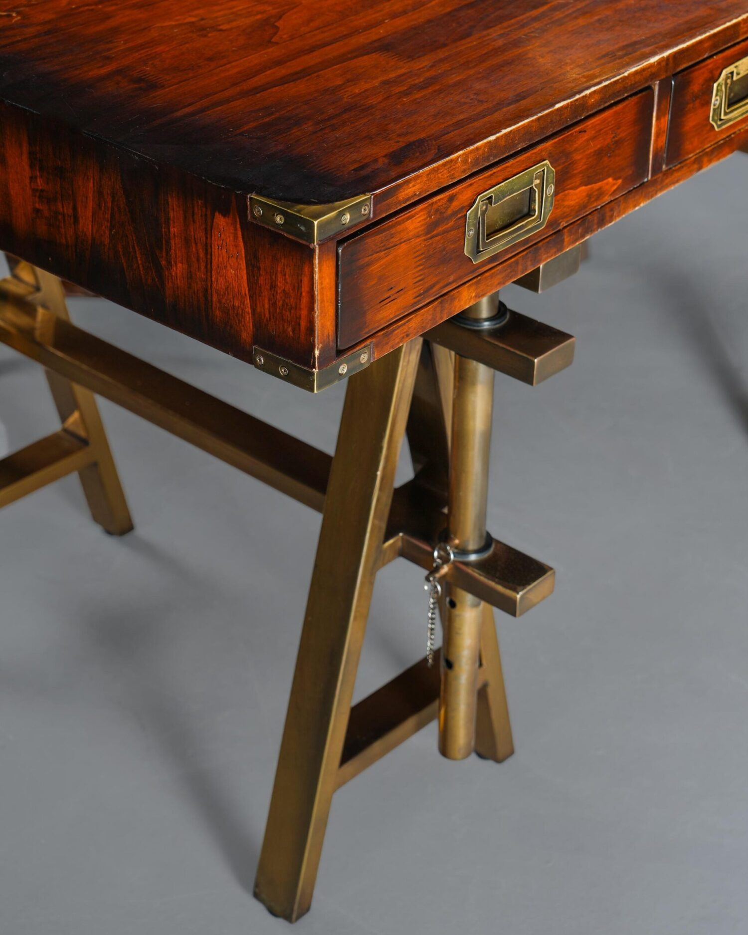 Campaign Stili "Sawhorse" Ayaklı Masa - Görsel 3