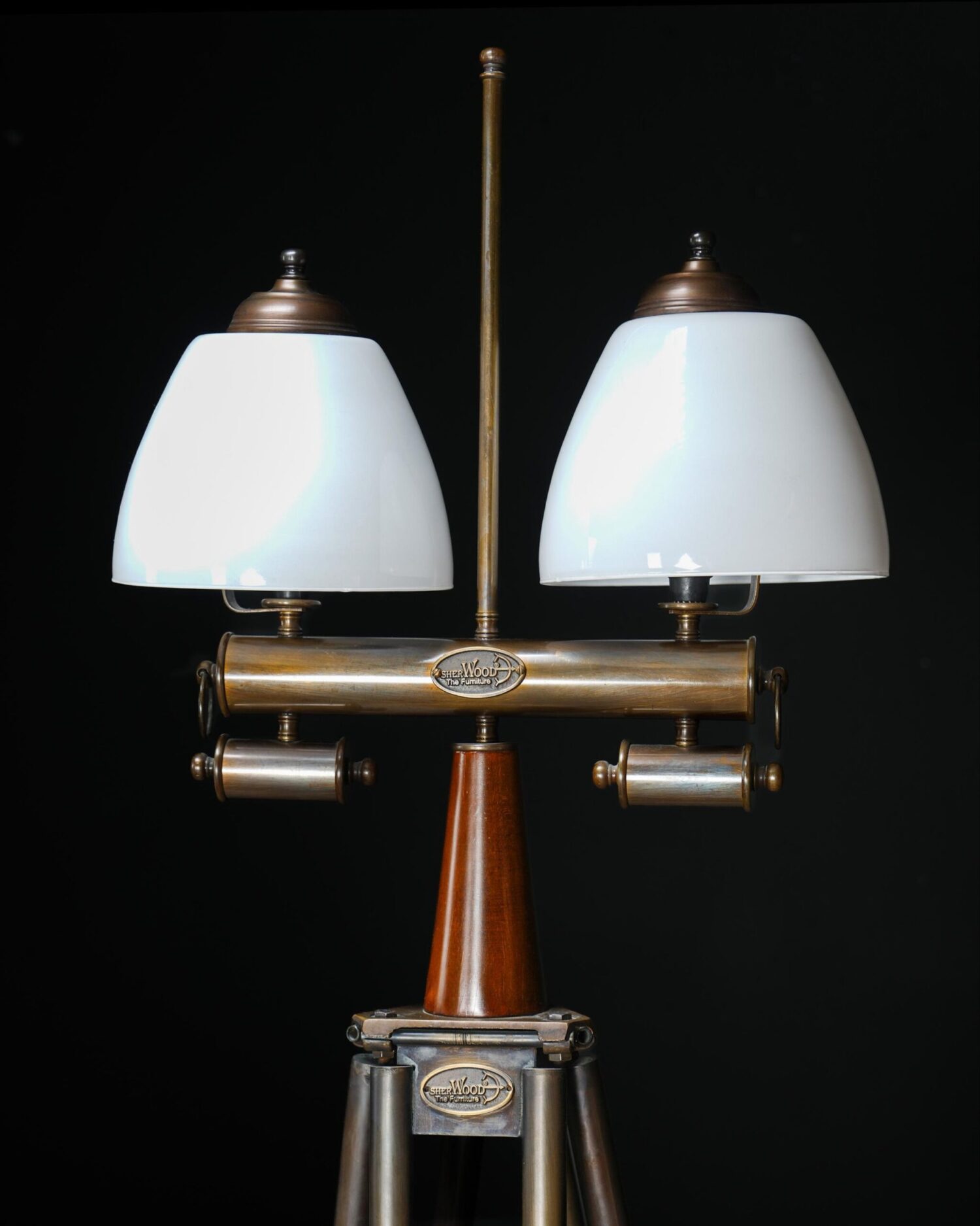 Tripod Ayaklı Lamba - Görsel 1