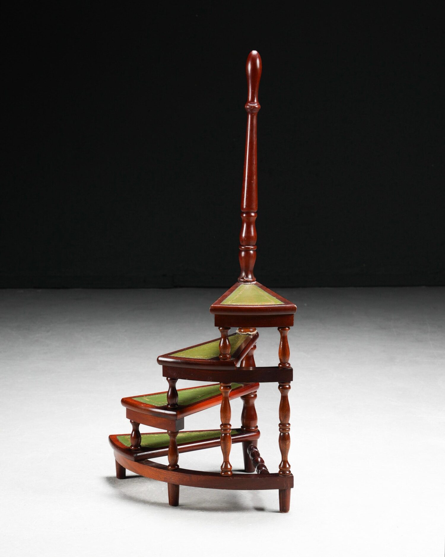 Kütüphane Merdiveni - Görsel 2