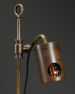 Ayarlanabilir Başlıklı Pirinç Masa Lambası - Görsel 3