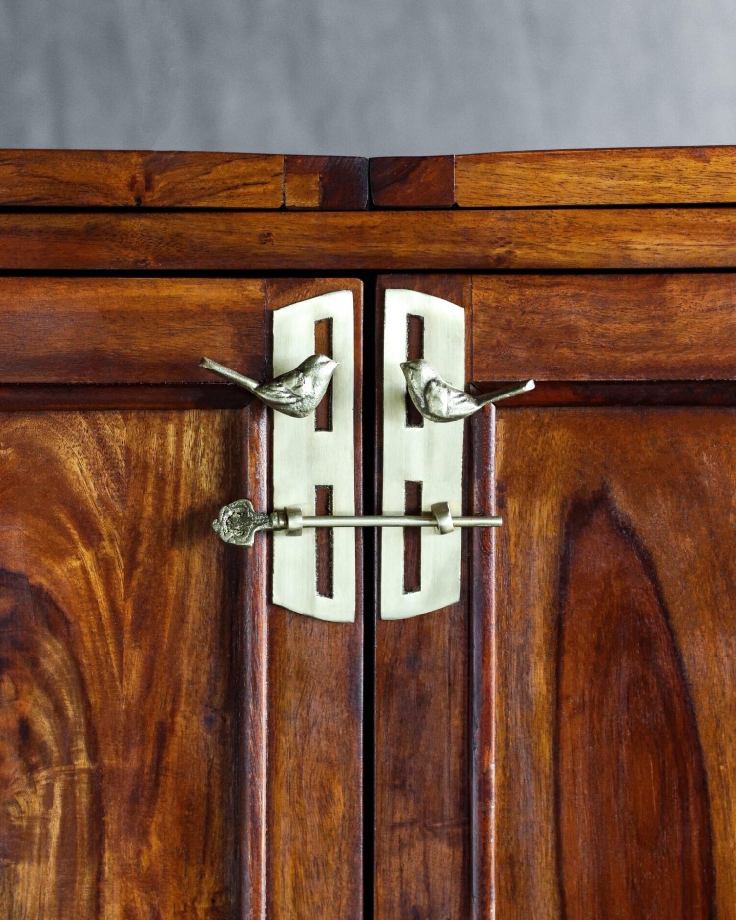 Sisam Ağacı Bar Dolap - Görsel 2