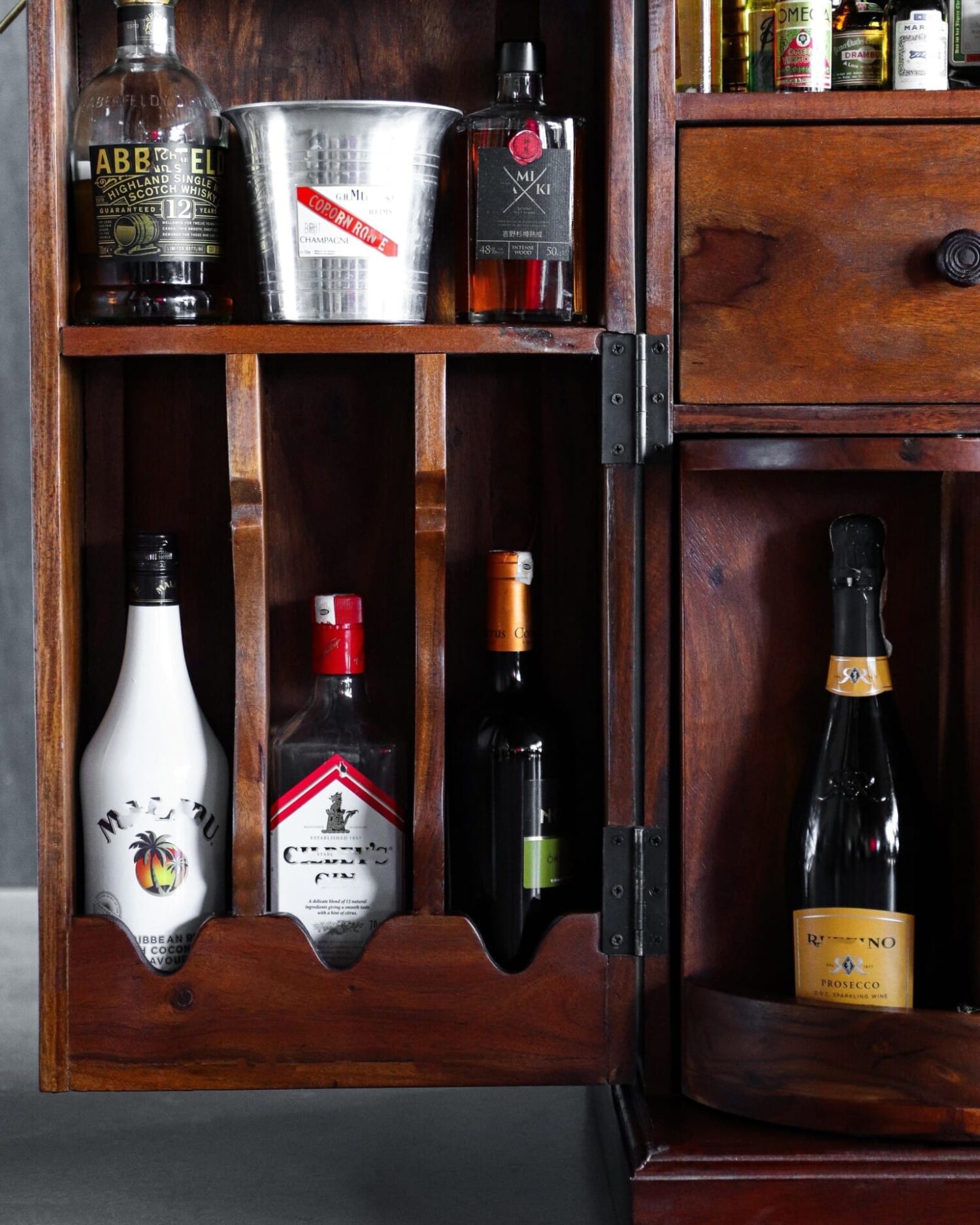 Sisam Ağacı Bar Dolap - Görsel 7