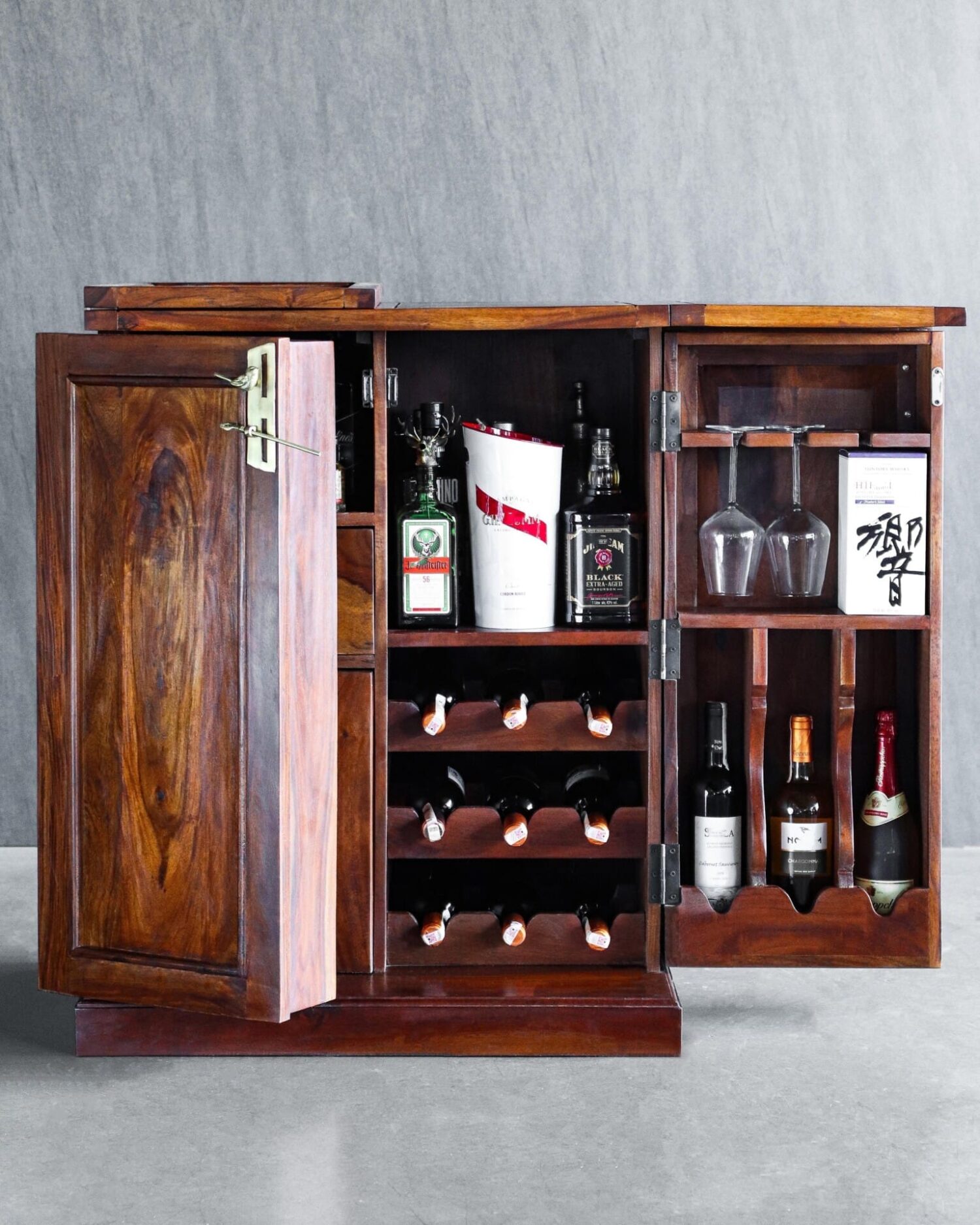 Sisam Ağacı Bar Dolap - Görsel 1