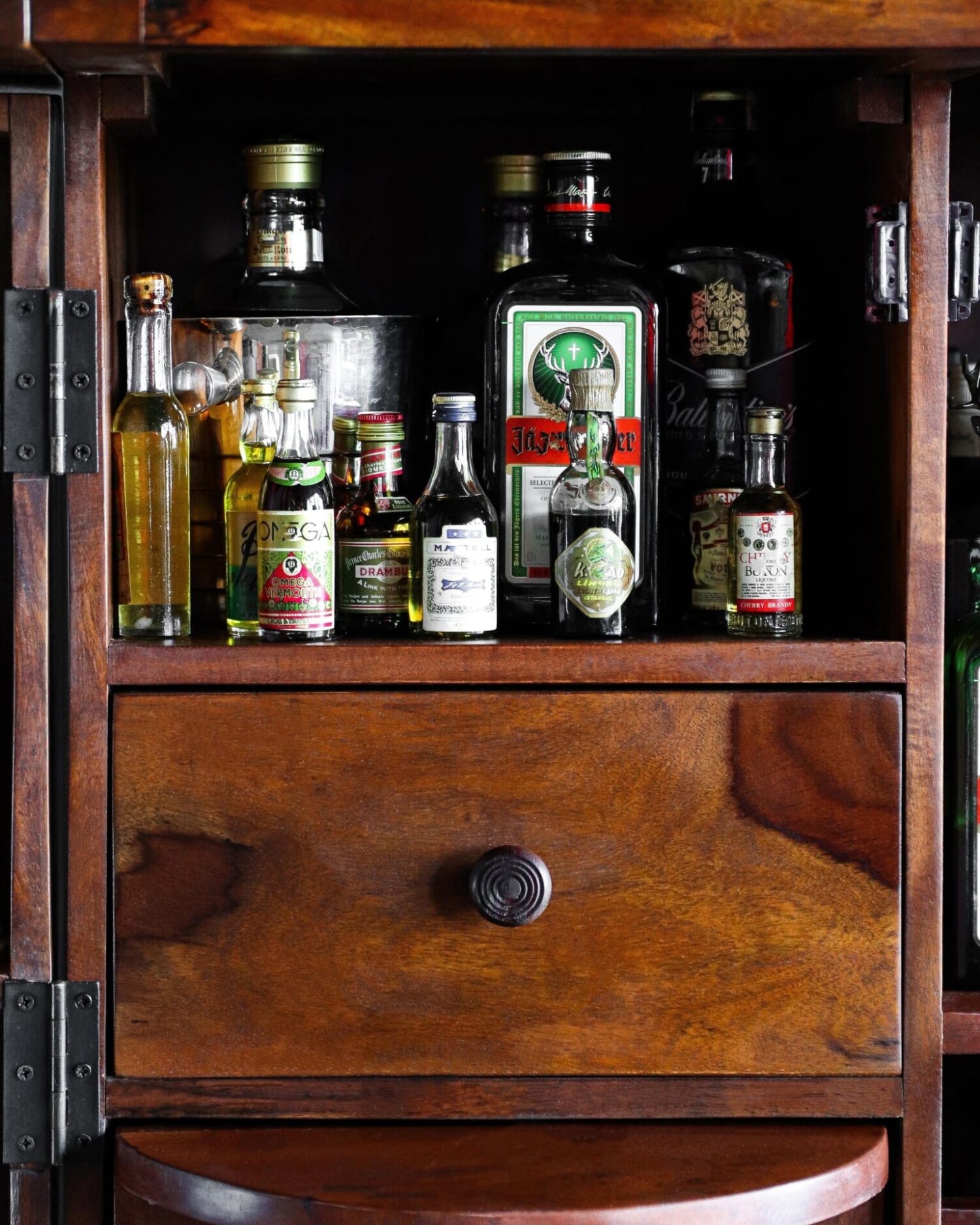 Sisam Ağacı Bar Dolap - Görsel 5