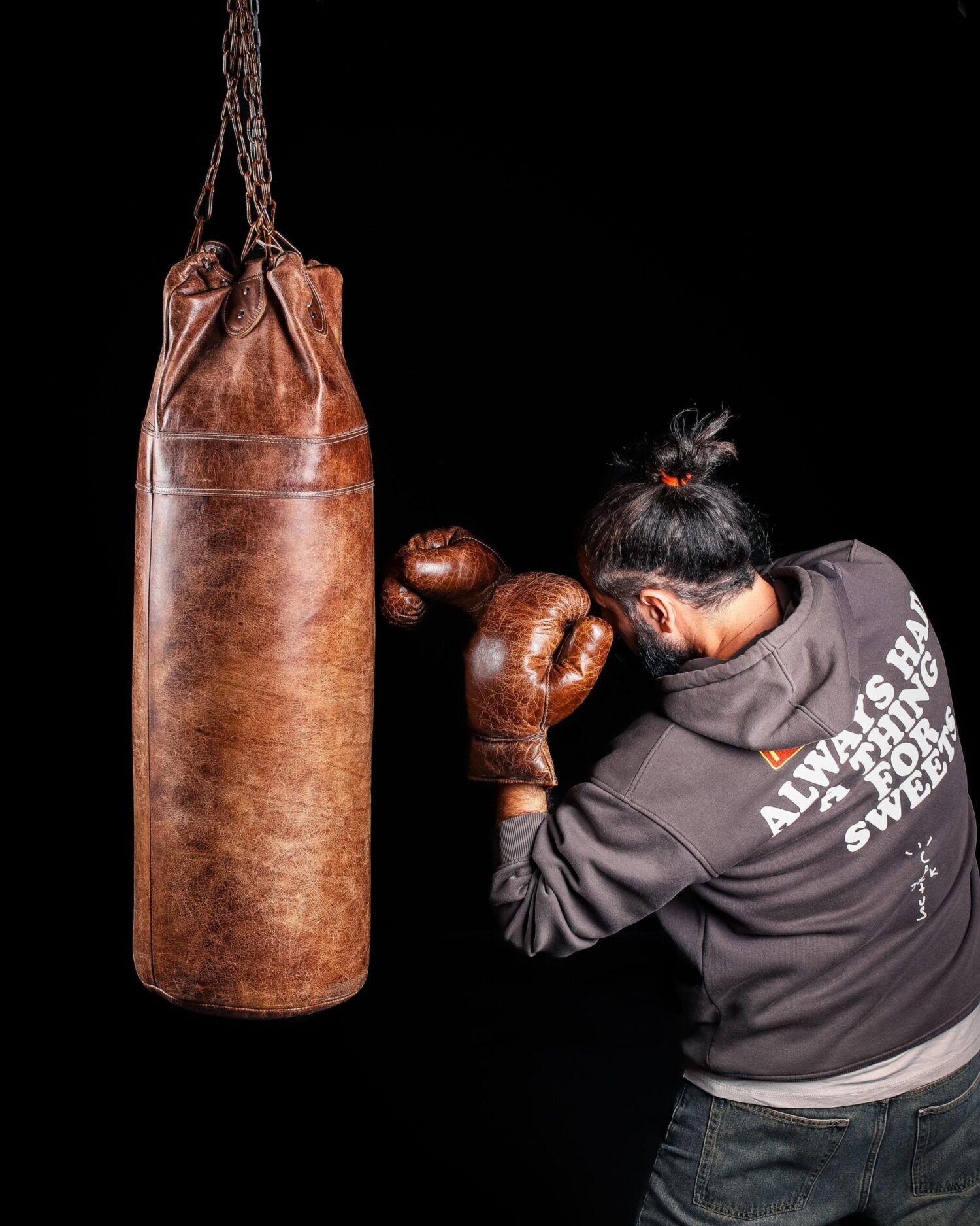 IMG-20241016-WA0064-scaled-1.jpg Deri Kum Torbası - Görsel 1