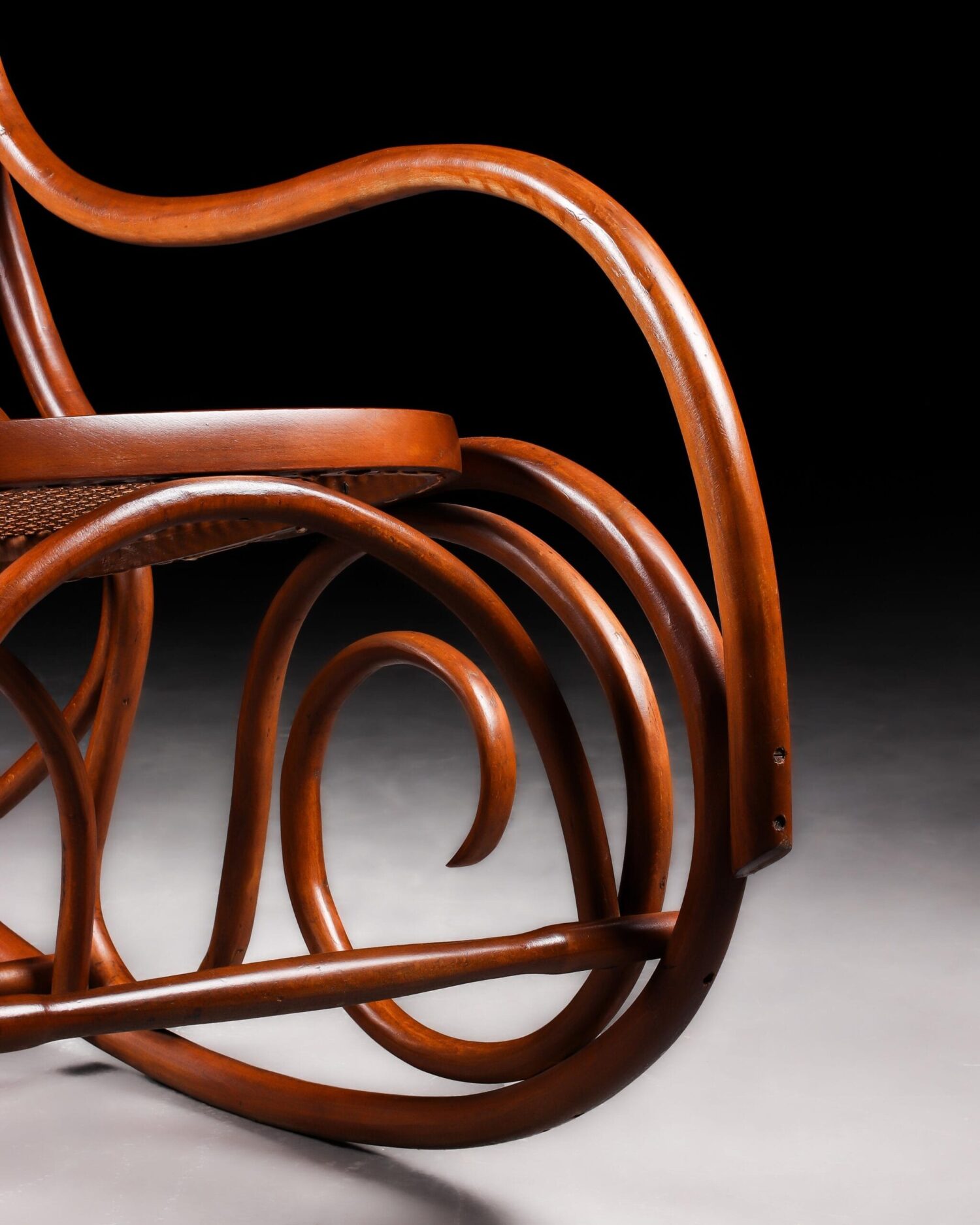 IMG-20241027-WA0048-scaled-1.jpg Thonet No.10 Sallanan Koltuk - Görsel 8