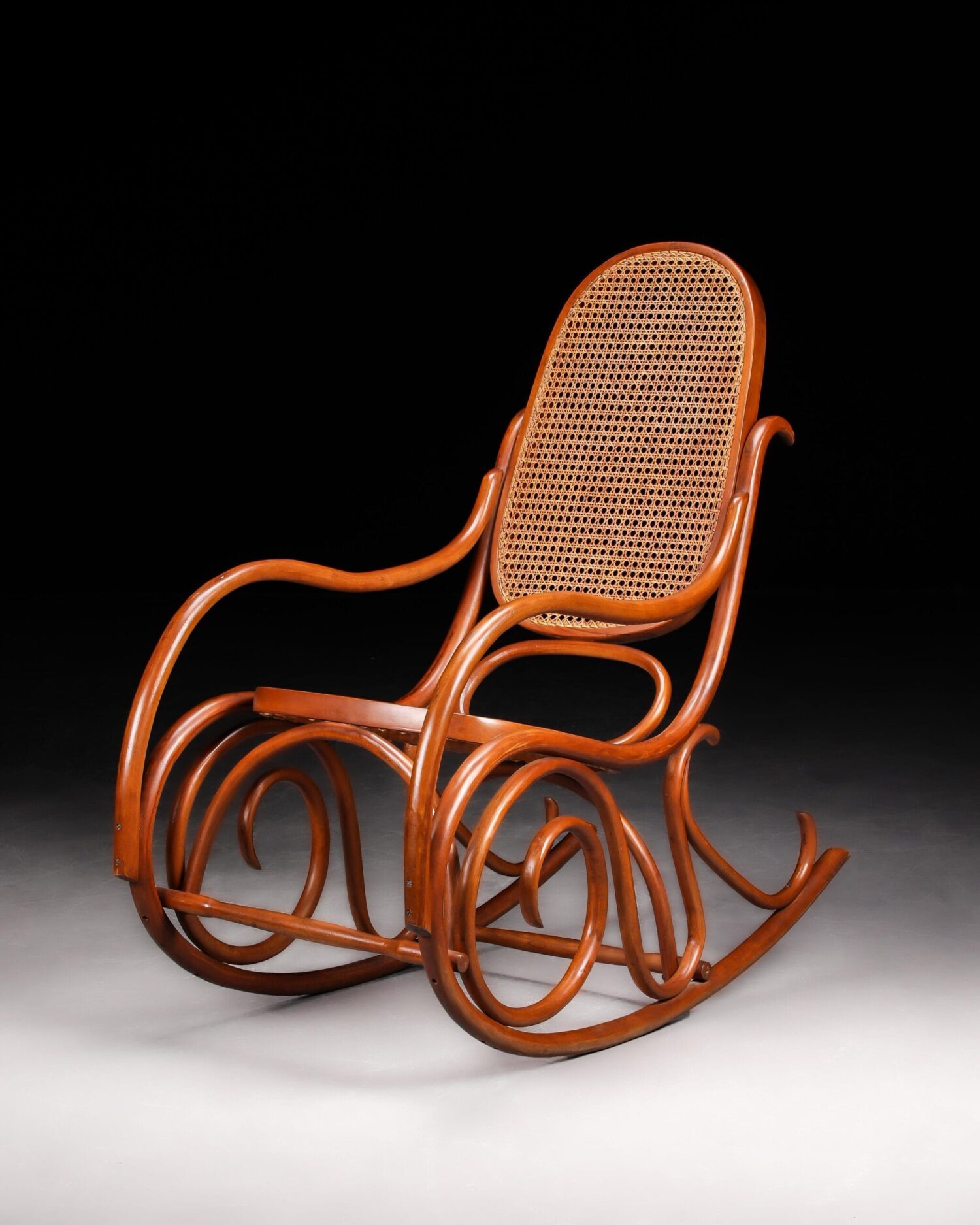 IMG-20241027-WA0049-scaled-1.jpg Thonet No.10 Sallanan Koltuk - Görsel 6