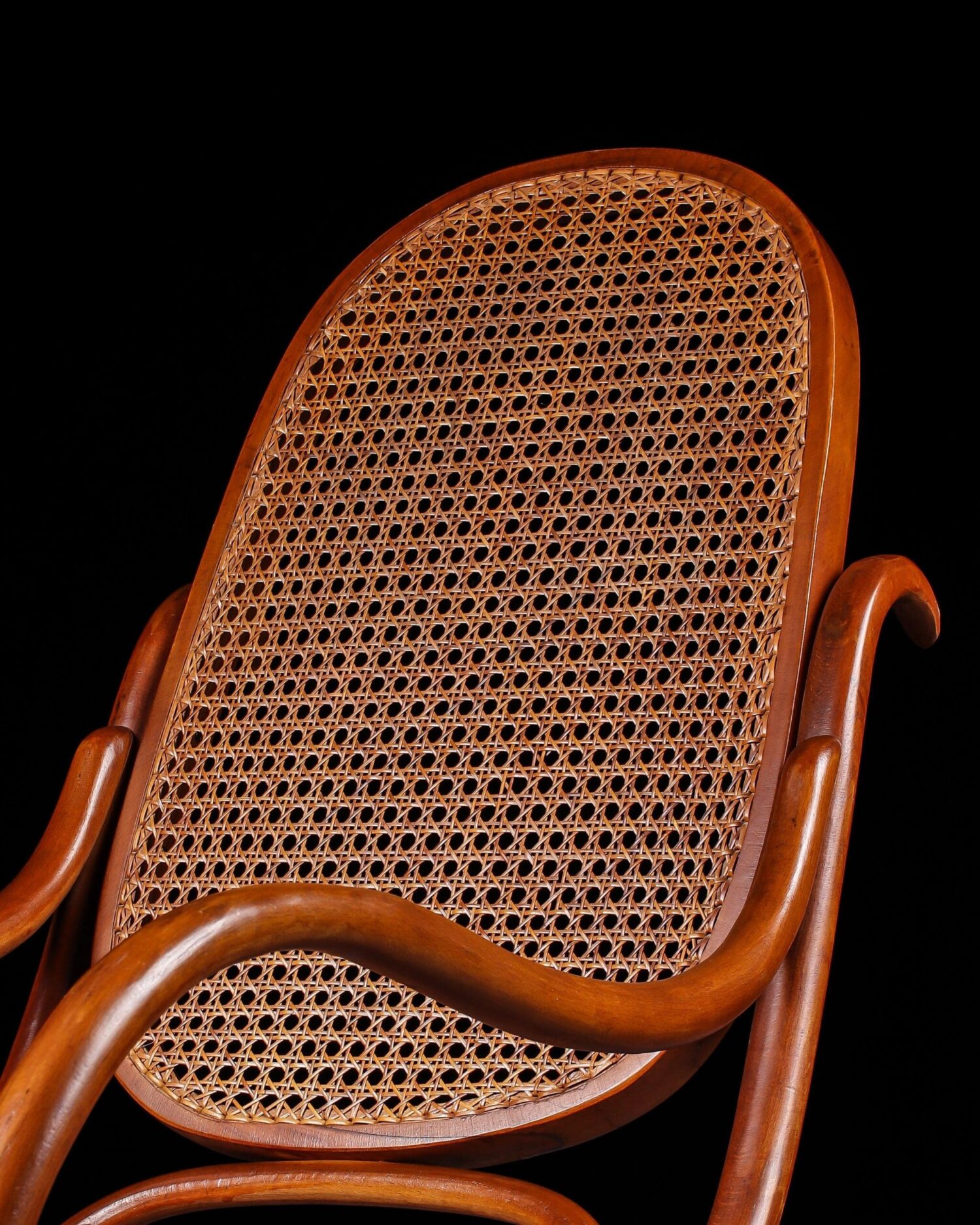 IMG-20241027-WA0052-scaled-1.jpg Thonet No.10 Sallanan Koltuk - Görsel 3