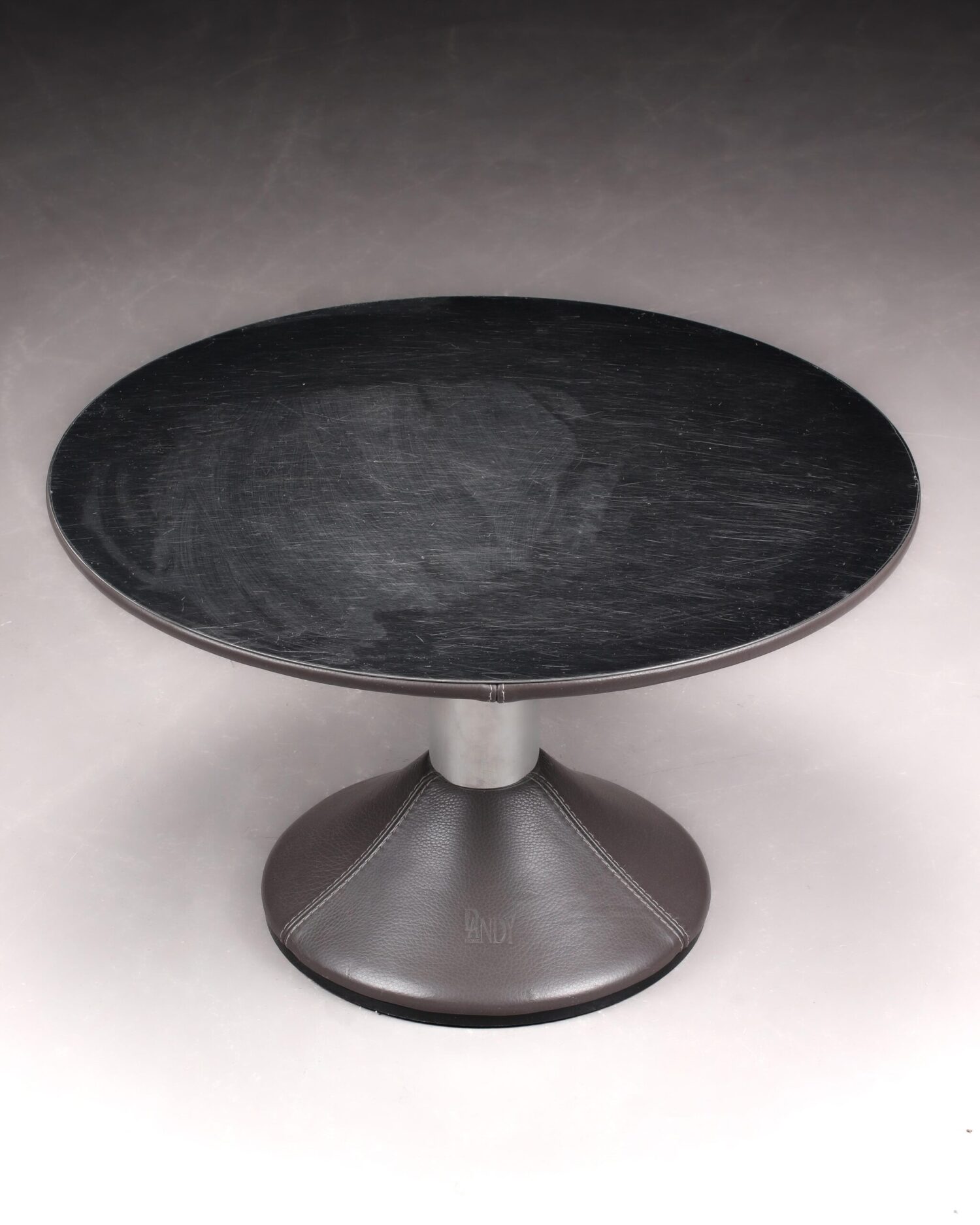 Deri Ayaklı Metal Sehpa - Görsel 3