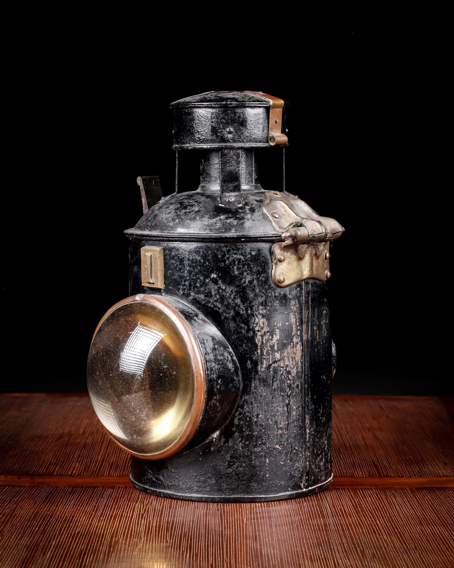 Antika Sinyal Lambası - Görsel 1