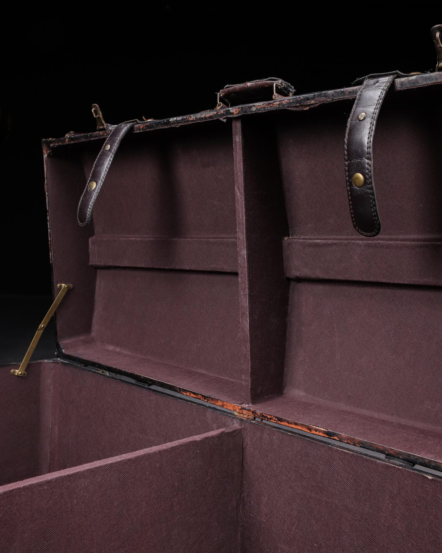 IMG-20241209-WA0028-scaled-1.jpg Deri Sandık - Puf - Görsel 7