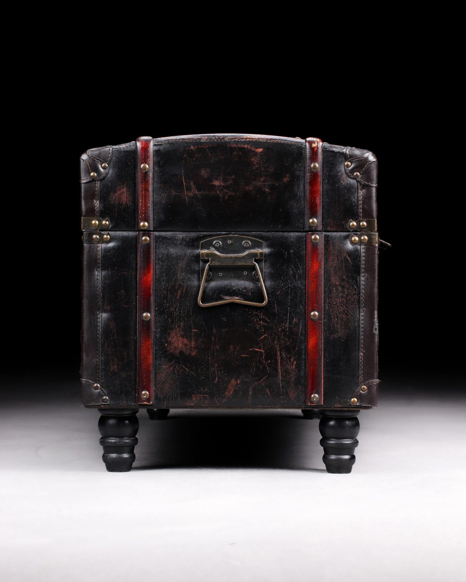 IMG-20241209-WA0038-scaled-1.jpg Deri Sandık - Puf - Görsel 3